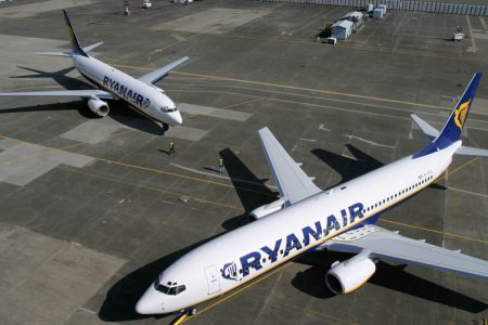 Ірландська бюджетна авіакомпанія Ryanair почне польоти з / в Україну тільки у вересні (якщо точніше, 3 вересня), але наносити нові маршрути на карту польотів це їй ніяк не заважає