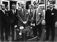 Від іноземців, зрозуміло, шарахалися, як від чумних