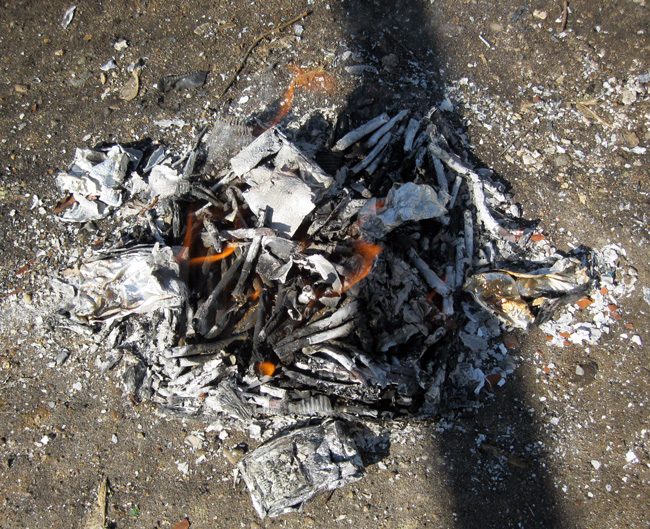 До кінця дня 255 штук були спалені, а це майже 13 пачок