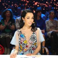 Катерина Кухар зачарувала ніжною чорно-білою фотографією   Прима-балерина Катерина Кухар, яка була в суддівському складі оновленого проекту   Танці з зірками   показала фото з дуже глибоким декольте до талії