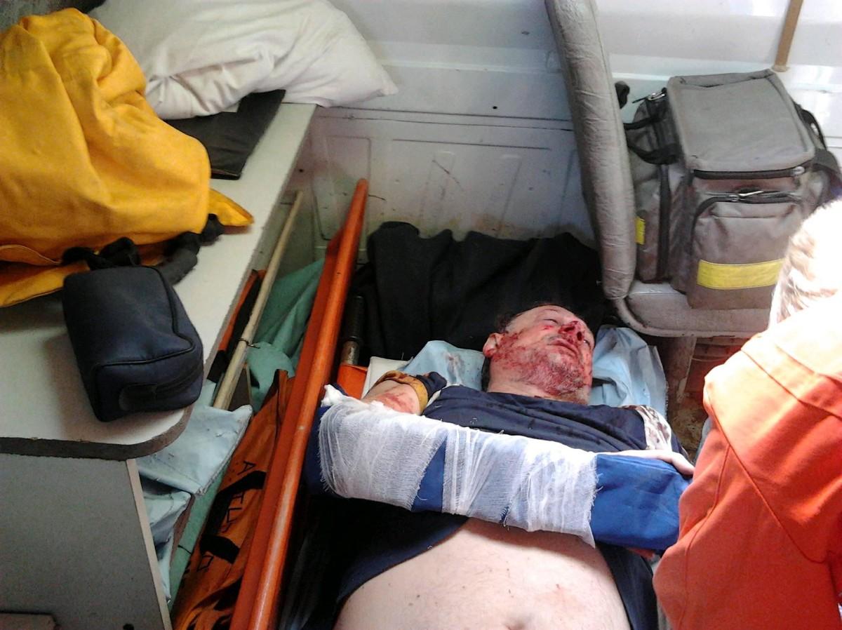 За даними поліції, невідомі увірвалися в приватний будинок, в якому знаходився активіст