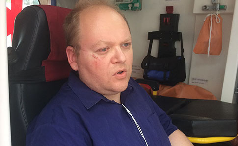 11159 переглядів   Фото: Гей-альянс Україна   У суботу ввечері в Кривому Розі невідомі скоїли напад на голову оргкомітету фестивалю КрівбасПрайд Бориса Золотченко