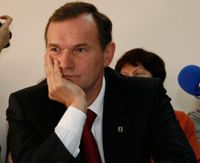 ПОТРІБНО ОРГАНІЗОВУВАТИ ЗУСТРІЧІ ТЯГНИБОКА З Вексельберг І Михалкова