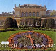 При зрості 172 см Елізабет важила 50 кг і мала осину талію в 50 см