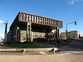 Колишні будівля Радіо «Свобода» на Вацлавській площі в Празі (Фото: Христина Макова, Чеське радіо - Радіо Прага)   - Це сакраментальне питання