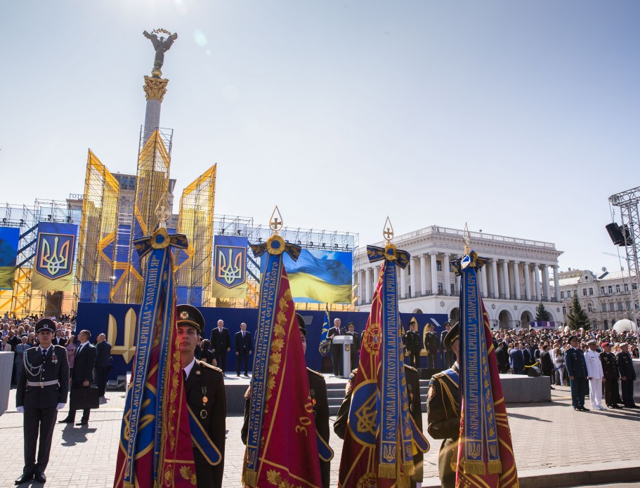 Также киевляне и гости столицы увидели такие системы залпового огня как: Верба, Смерч, Ураган, САУ, также новая Богдана, Пион, Гиацинт, тактический ракетный комплекс Точка, бронеавтомобили Кугуар , Казак 