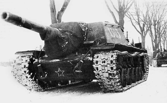 Наприклад, екіпаж майора Санковський за один день вивів з ладу 10 ворожих танків, отримавши за цей подвиг два ордена Червоного прапора