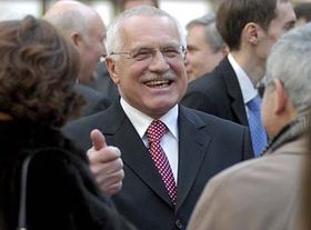 Вацлав Клаус (Фото: ЧТК)   «Так, я думаю, що Вацлав Клаус і Володимир Путін вже поговорили віч-на-віч, коли Володимир Володимирович був в Празі