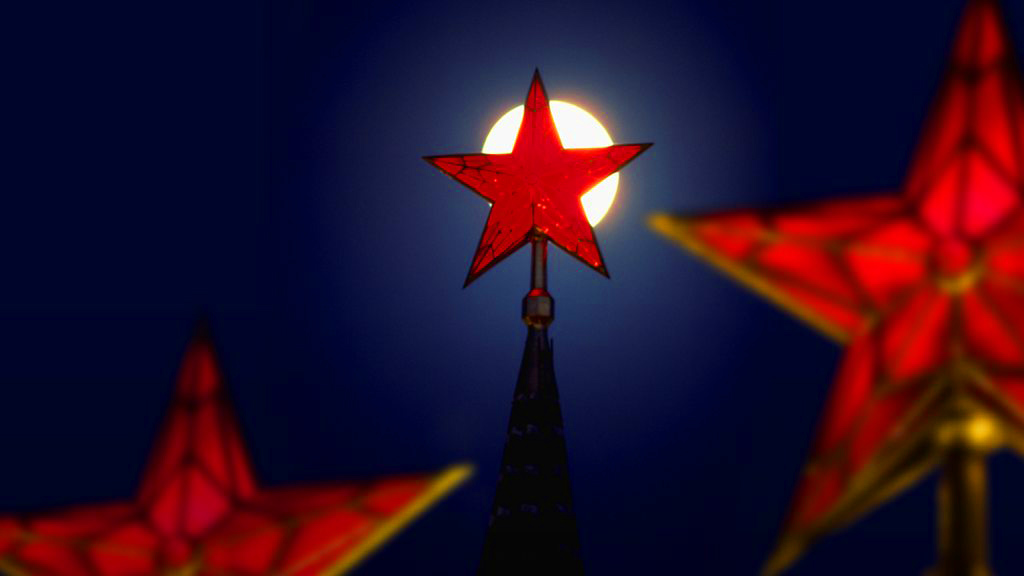 «Червоні ліхтарі Кремля» - моя історія революції 1917 року   Це давно вже ніякий не свято