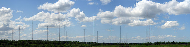 МАРШ зв'язківці Чи не дятел стукає на галявинці, Не в бубон б'є паяц - Зв'язківець набиває морзянкою Секретний і важливий абзац