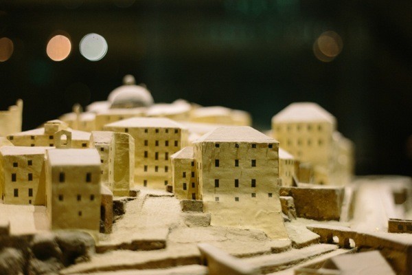 Його цікавили як самі зміцнення, так і місцевість з її особливостями, оскільки з тактичної точки зору ці дані дуже важливі