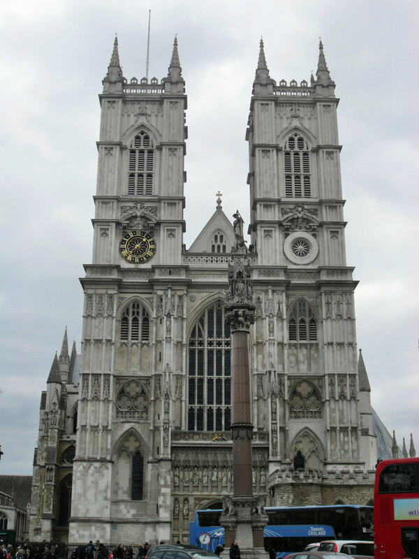 Повернуся до абатства