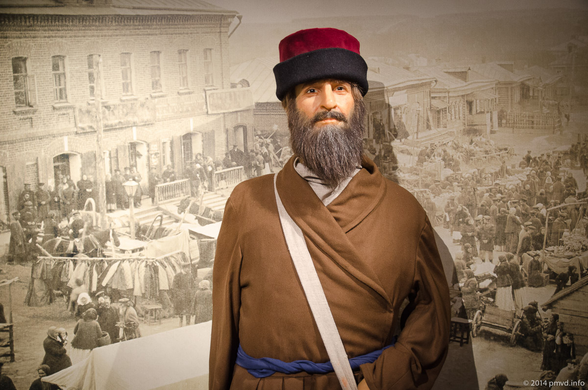 Один з експонатів показує нам як одягалися ямщики в допетровське час