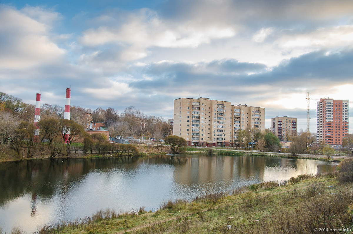 Але навіть незважаючи на ці особливості річка надає місту затишок і мальовничість