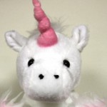 Британська школярка Емілі Харріс перетнула кордон Туреччини по іграшковому паспорту свого плюшевого єдинорога Лілі