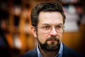 Мова книги Буття, та й інших біблійних книг мало схожий на мову сучасних богословських трактатів