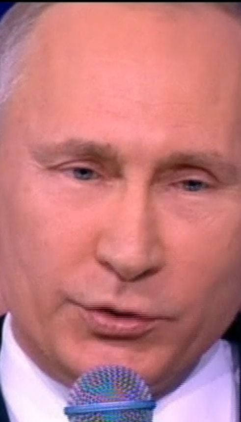 Тому що Путін бачить себе вже не борцем з тероризмом в Чечні, і не секс-символом Росії, а збирачем земель