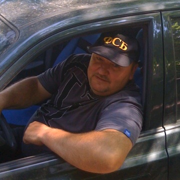 По дорозі він зафіксував чотири скарги на дії чиновників і поліцейських, мало не загинув, послухав, про що думає місцеве населення, а також «завербував» жителя міста Лівни