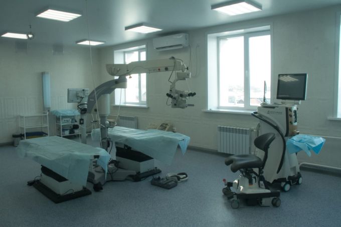 Крім проведення найскладніших мікрохірургічних операцій, клініка має ексклюзивні терапевтичні програми, як для дітей, так і для дорослих