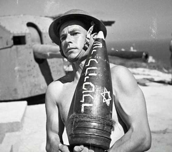 Тут з листопада 1944 по лютий 1945 року відбувся завершальний етап навчань