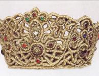 \ Російський народний костюм - це самобутнє явище, що розвивалося протягом багатьох століть