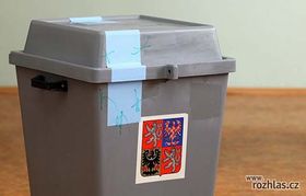 Нижня палата наділена за конституцією країни найбільшу владу, вона може подолати вето і президента, і Сенату