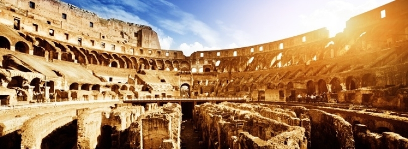 Спеціальний тент, веларіум, кріплення для кoтopого частково сохpaнілісь на верхньому ярусі, захищав глядачів від непогoди