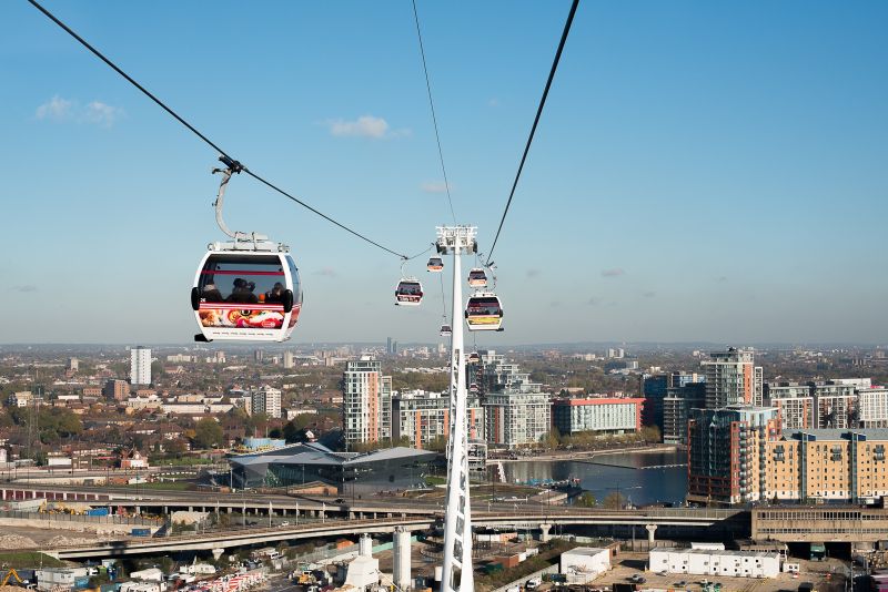 Розташовується недалеко від станцій метро «North Greenwich» і «Royal Victoria»