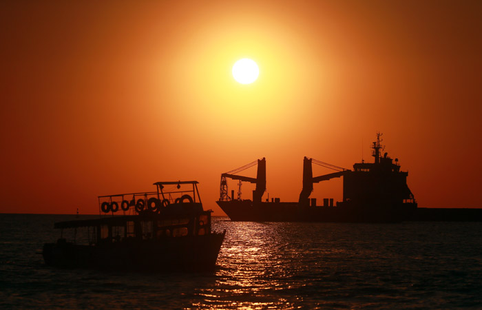 Нові санкції вводяться проти двох фізосіб з РФ, шести вантажних суден і трьох російських компаній   Фото: ТАСС, Володимир Смирнов   Москва