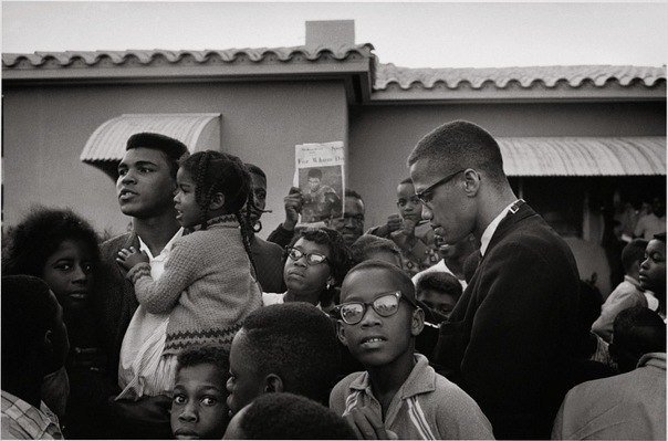 Забігаючи вперед, можна сказати, що роль Малкольма в життя боксера виявилася настільки грандіозною, що коли той покинув «Націю ісламу» і відновив роботу у звичному іслам суннітського толку, Кассіус негайно пішов за ним