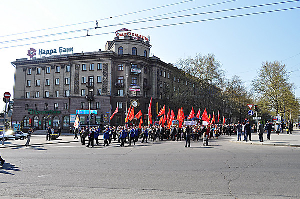 У неділю, 1 травня, миколаївські комуністи вирішили не відзначати День солідарності всіх трудящих, і вийшли з протестом проти правлячого режиму Партії регіонів