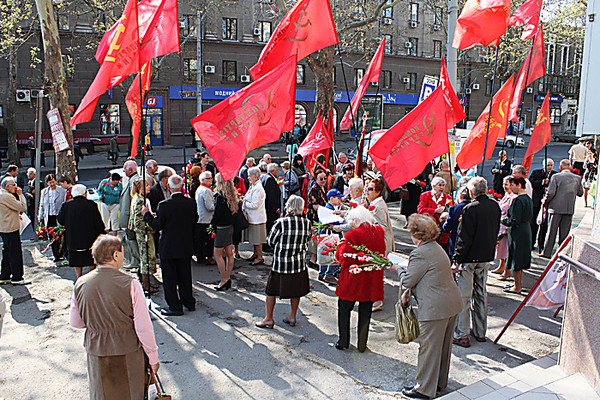 Комуністи Пучков і Дзарданов