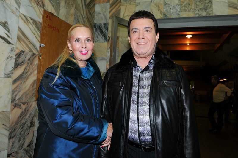 «Вона працювала, хвороба відступала, він їздив на гастролі», - додав Давидов в інтерв'ю   РІА Новини