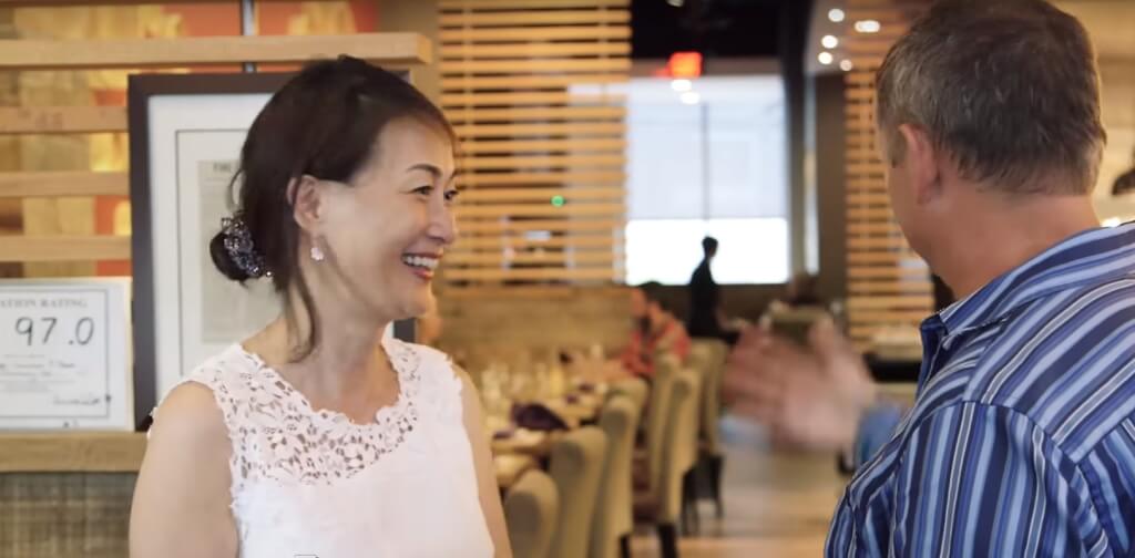 Ця жінка теж реалізувала американську мрію - вона пішла вчитися, багато працювала і побудувала свій бізнес, за що її чоловік дуже поважає