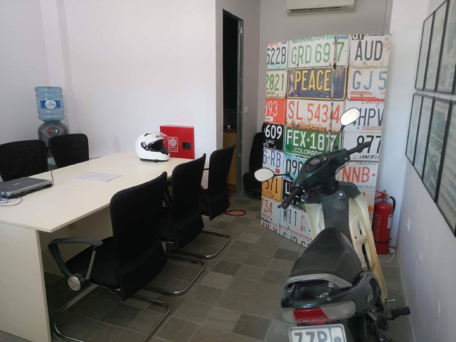 Інтер'єр грецької автошколи