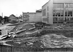 Можливо тому, що будівля належала ЧСЗ і вся його історія до 2001 року - часу передачі в обласну комунальну власність - була пов'язана виключно з заводом