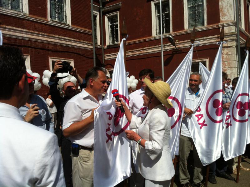 У своєму виступі з трибуни Алісія сказала, що Прапор і Душа - єдині і, якщо так його приймати, то світ стає багатшим людьми доброї волі, які розуміють, що війна і культура несумісні