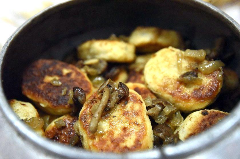 сільську їжу, але і делікатеси, якими ласували з княжого столу