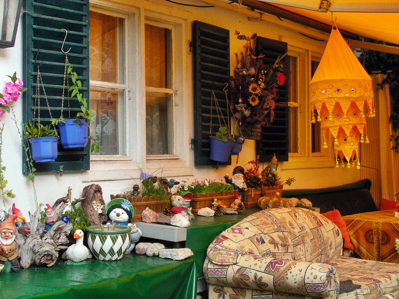 Це найбільш колоритний вигляд в Дёрфхене - думаю, навряд чи має близьке відношення до типового селянському будинку XVIII століття: