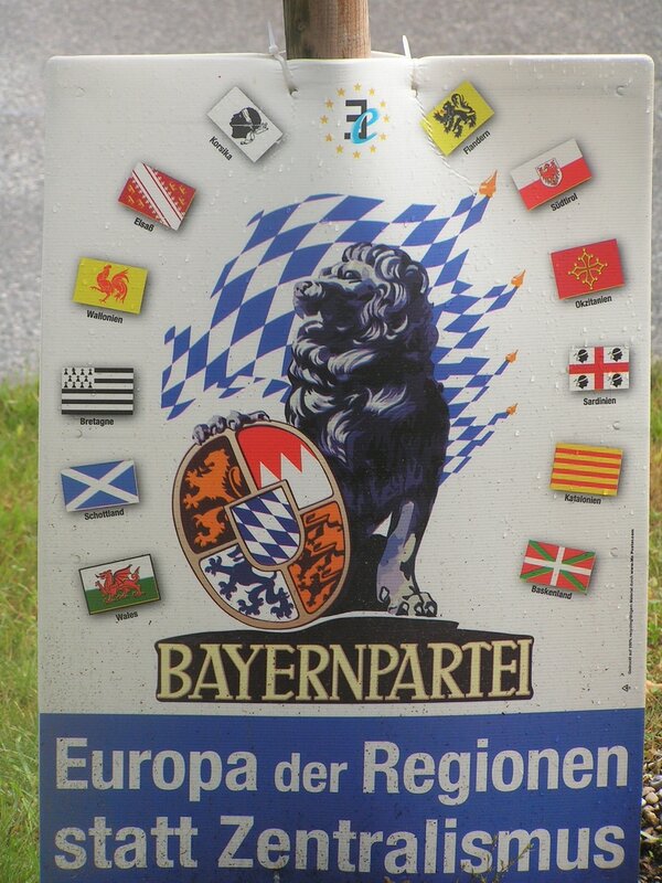 І ще запам'ятався мені по дорозі плакат сепаратистського руху - Баварської партії, а також її однодумців з ряду інших європейських країн