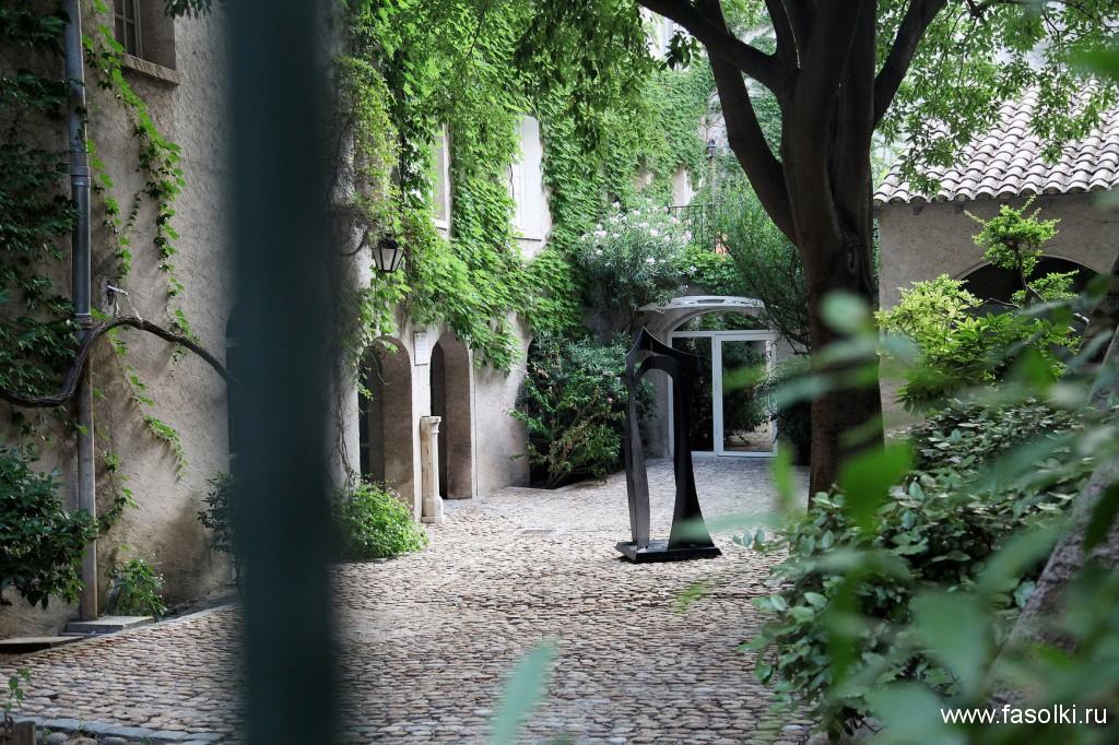 Іноді на них, як на острові скарбів, якщо гарненько пошукати, можна знайти щось дійсно цікаве