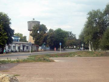 Село Великі Сорочинці розкинулося в долині річки Псел, в 25-ти кілометрах від районного центру - міста Миргород