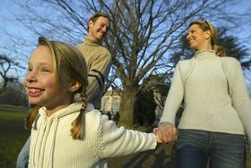 Нова редакція Цивільного кодексу ЧР обіцяє зміни - він дозволить   Фото: Європейська комісія   біологічним батькам усиновити дитину, виношеного їх прямий родичкою, наприклад, матір'ю або сестрою