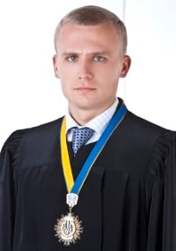 - Роман Володимирович, річна статистика свідчить, що загальна сума заявлених банками позовних вимог значно перевершує загальну суму задоволених позовних вимог