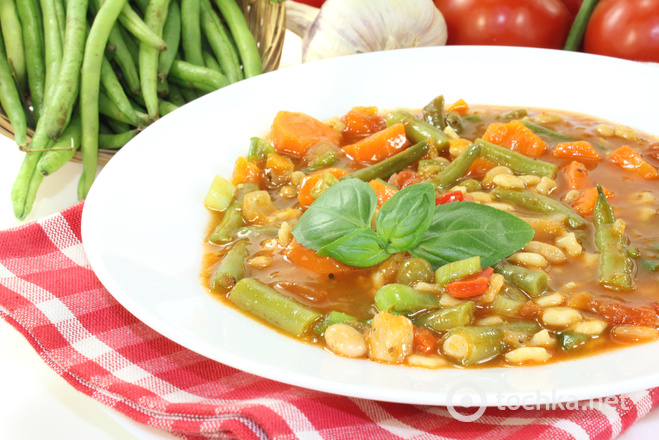 Блюдо з спаржевої квасолі: Минестроне з Італії
