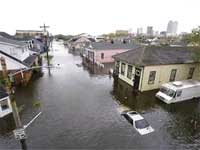 Після того, як ураган Катріна, що обрушився 29 серпня на Новий Орлеан, зібрав свої криваві жнива і пішов на північ, де ослаб і зник, здалося, що все найстрашніше вже позаду