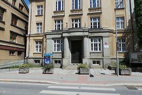 Художня школа м Ліберец, Фото: відкритий джерело   Вступні іспити в Академію, де люди старшого віку зможуть навчатися на художньому, музичному, танцювальному відділеннях і в літературно-драматургічної секції, не здаються