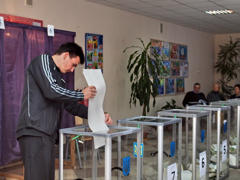 Кого, де і як вибирали