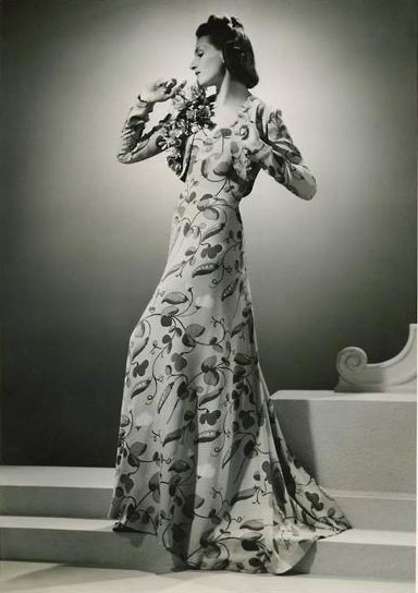 Правда, вони були забраковані Конде Насті (видавець Vogue і ще десятка важливих журналів), який потім передумав і сватався до Людмили