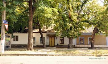 Проживало сімейство Єгора Павловича в будинку батьків на Чернігівській, 8